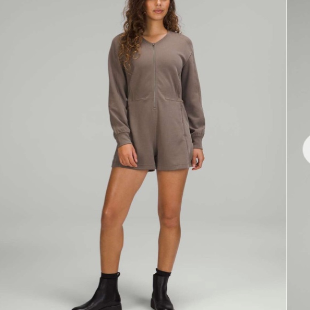 Lululemon ribbed softstreme long sleeve romper in nomad size 4